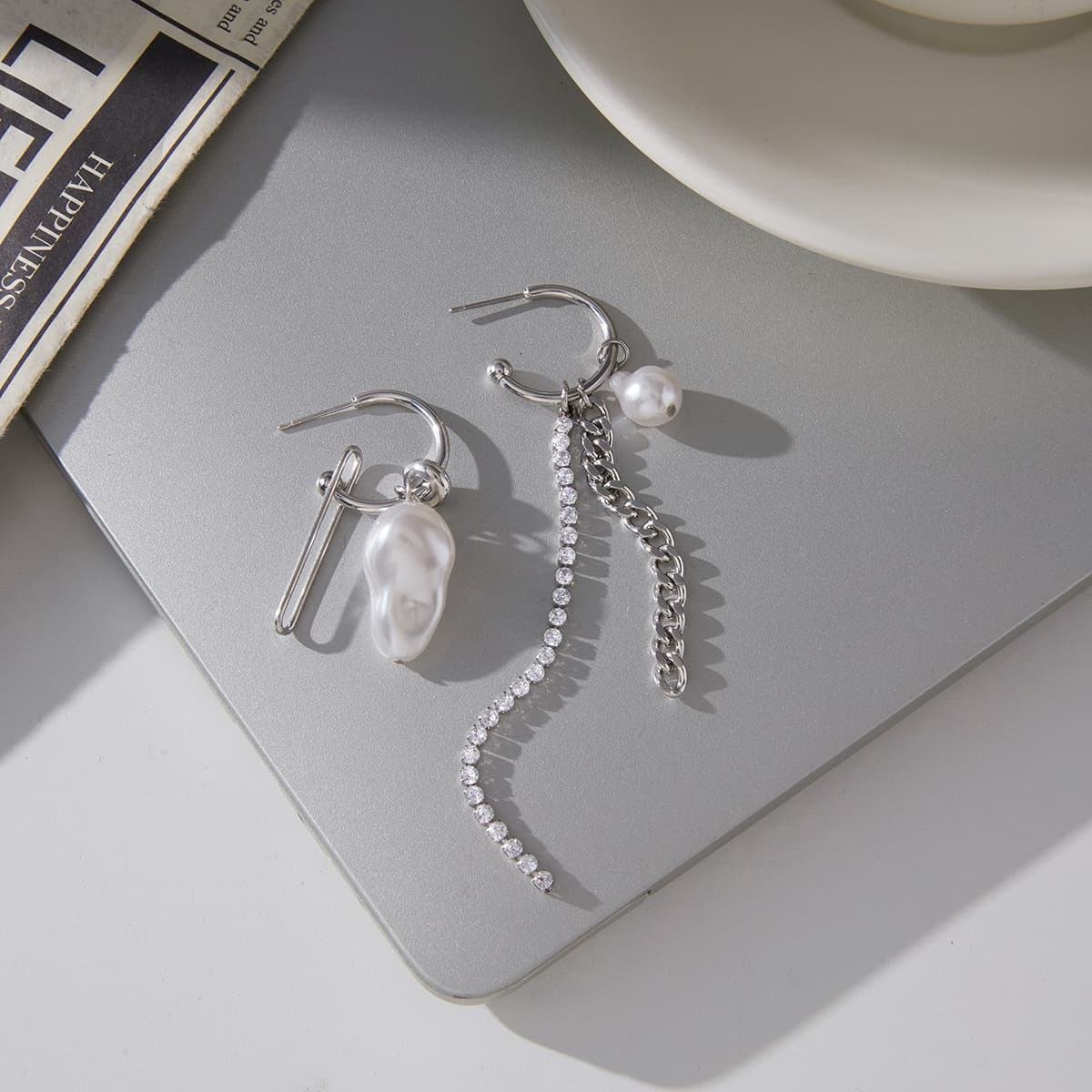 Asymmetrical Pearl Drop Earrings 