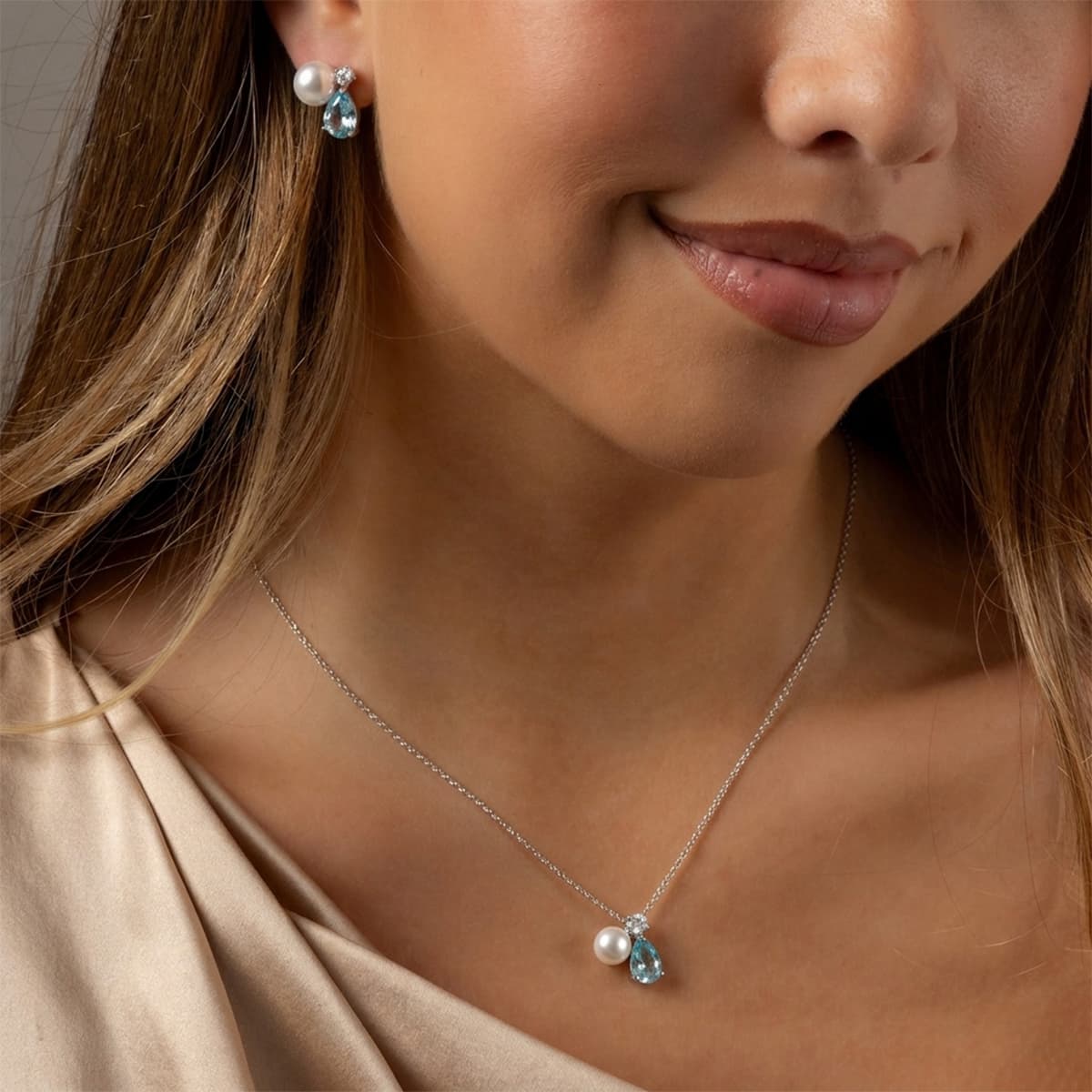 Pearl & Blue Crystal Necklace 