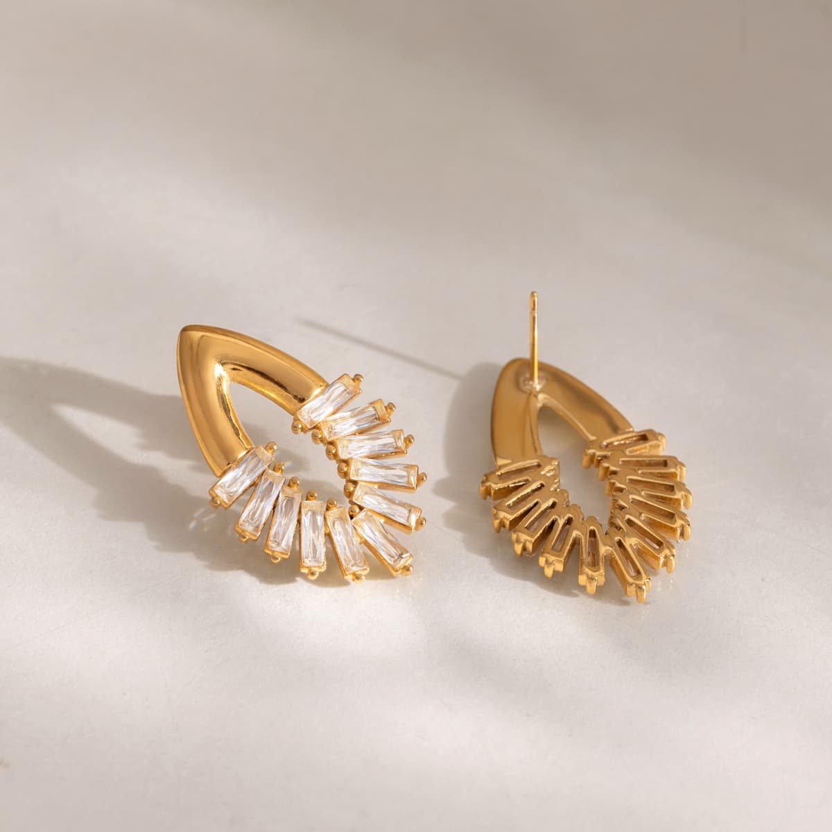 Zirconia Hollow Earring